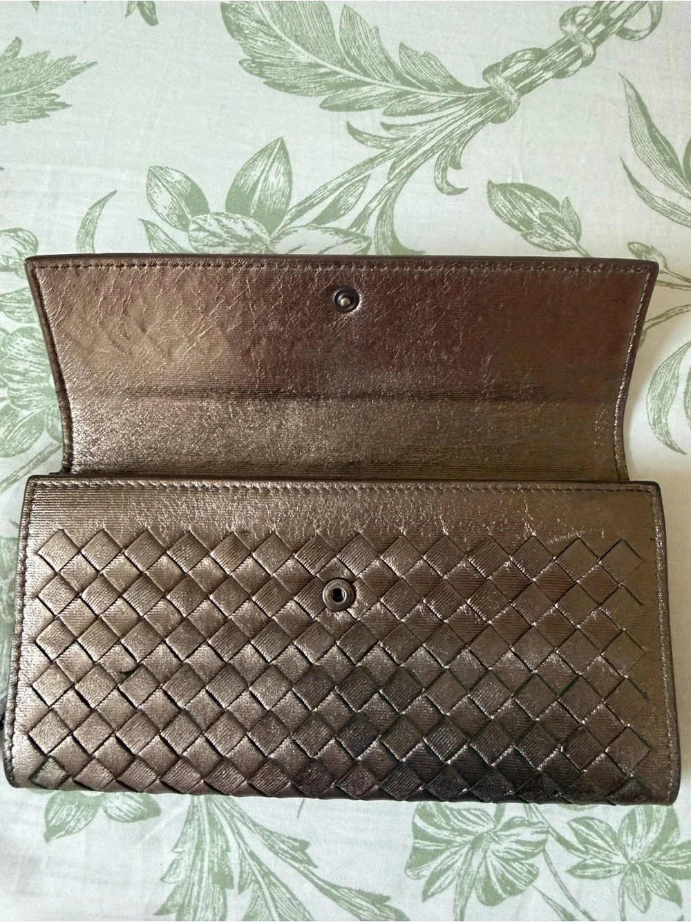 Authentic Botegga Woven Metallic Women's Clutch Wallet with COA